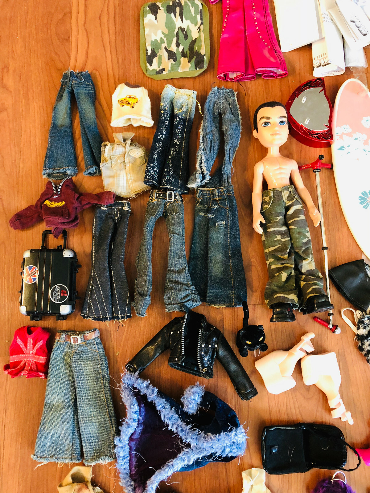 Huge BRATZ DOLL Lot Horse Boy Doll Clothes Shoes Tent Petz Dolls Accessories