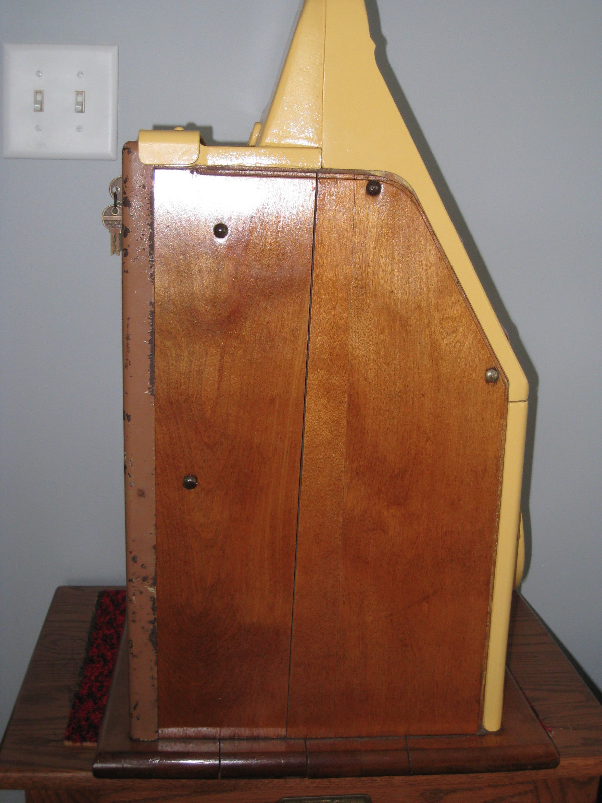 ANTIQUE MILLS 25 CENT DIAMOND FRONT SLOT---REDUCED!!!       LOCAL PICK-UP ONLY