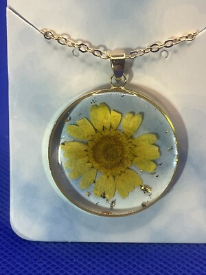 November Birth Month Necklace Yellow Chrysanthemum Flower Gold Tone Pendant 20 