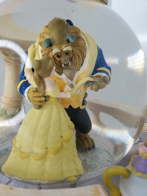 VTG RARE Discontinued Disney Beauty and the Beast Snow Globe