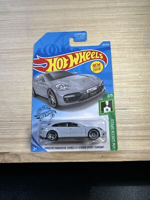Hot Wheels Porsche Panamera Turbo S E-Hybrid Sport Turismo HW Green Speed 2/5
