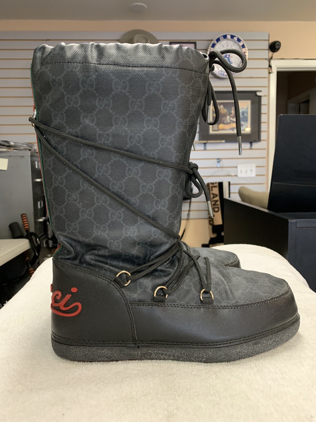 Gucci GG Supreme Snow Boots (Size 39) | eBay Gucci GG Supreme Snow Boots (Size 39) | eBay