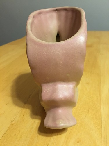 ROSEMEADE POTTERY SWAN PLANTER (TWO TONE) PINK FADES TO TAN MATTE