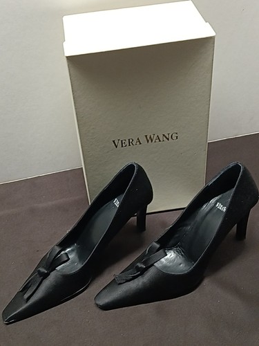 Vintage Vera wang Satin black heels size 6 1/2 M With