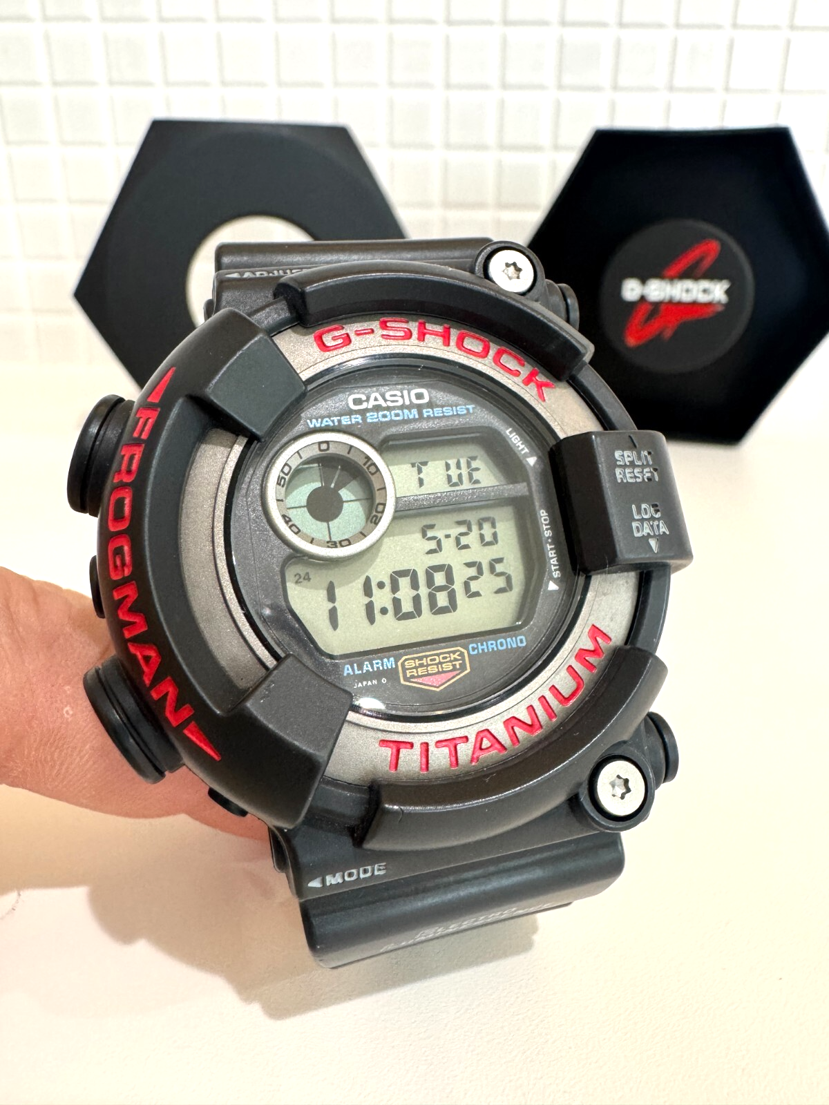 時計 CASIO G-SHOCK DW-8200-1A FROGMAN Exc+5] 1 DAY SHIP Casio G-Shock DW-8200-1A FROGMAN Black