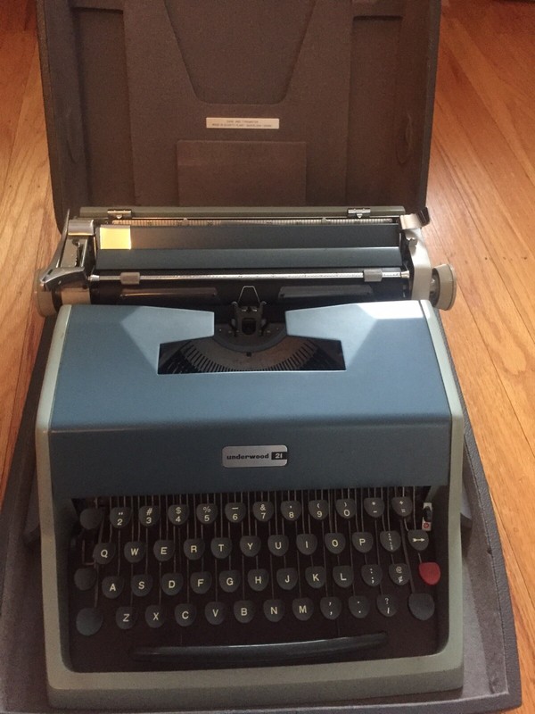 1967 OlivettiUnderwood 21 on the Typewriter Database