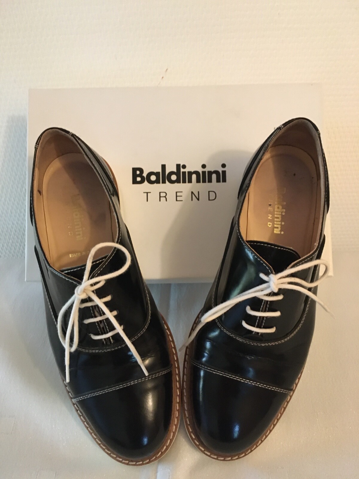 Beige Sohle weiße Lack, 40 Gr. Halbschuhe Baldinini Beige Sohle weiße Lack, 40 Gr. Halbschuhe Baldinini