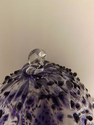 BOYCE ART MARKED AMETHYST SPECKLED AND TRANSPARENT HAND BLOWN GLASS ORNAMENT