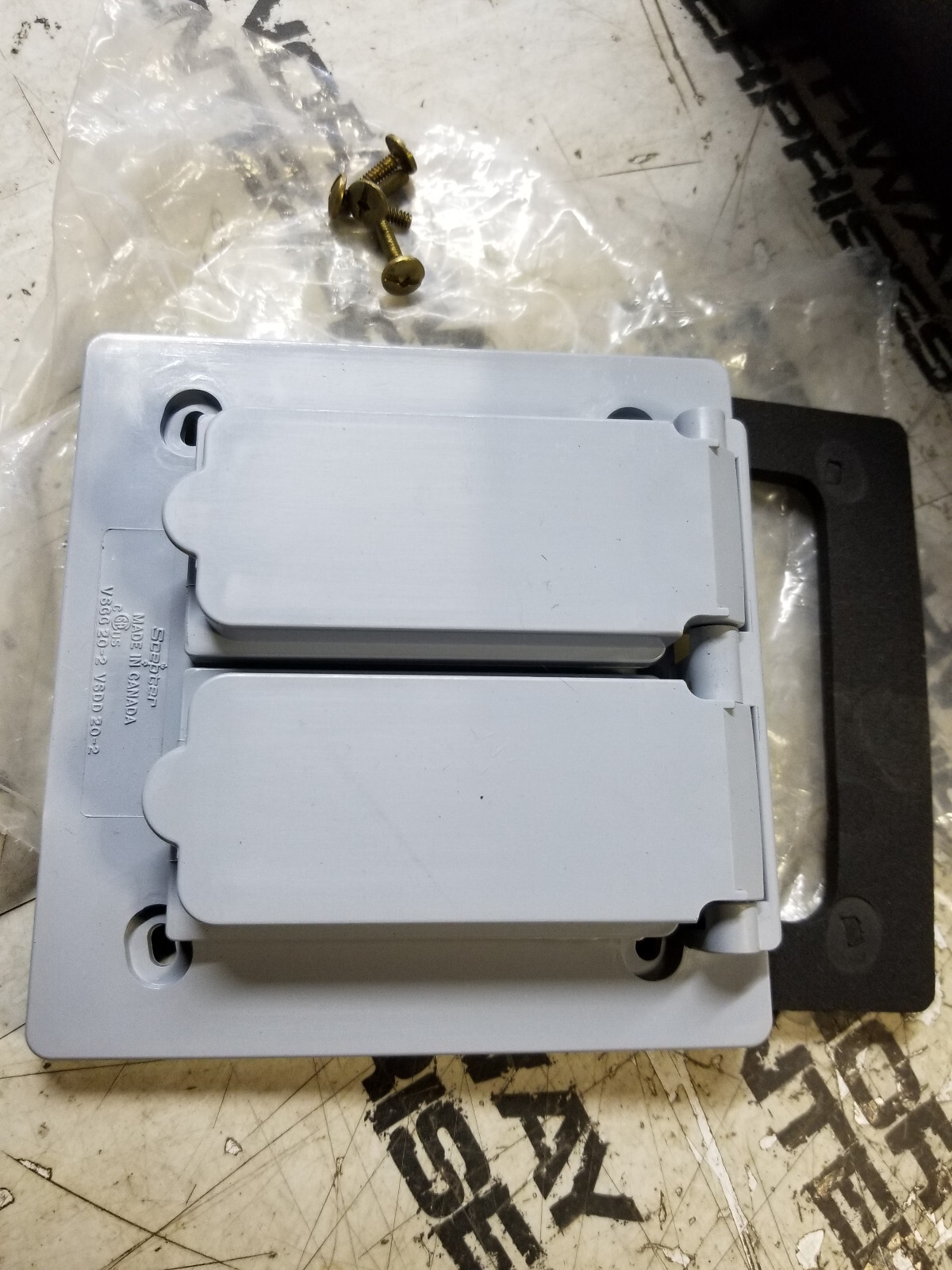SCEPTER VSDD202 PVC WP DBL GANG COV. DBL DOOR DUP. REC. VSDD20-2 - Picture 4 of 5