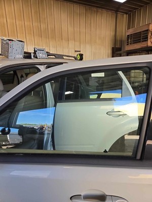 Used Left Front Door Glass fits: MERCURY MARINER Left 08 09 10 11