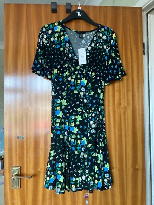 New Look black floral flutter sleeve mini tea dress size 6