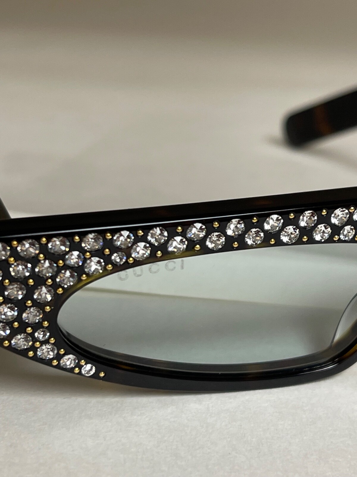 Pre-owned Gucci Authentic Hollywood Forever 0240 Havana Blue Crystal Sunglasses Gg0240 001