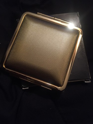 Estee Lauder Victoria Beckham Skin Perfecting Powder LE New 100% Authentic