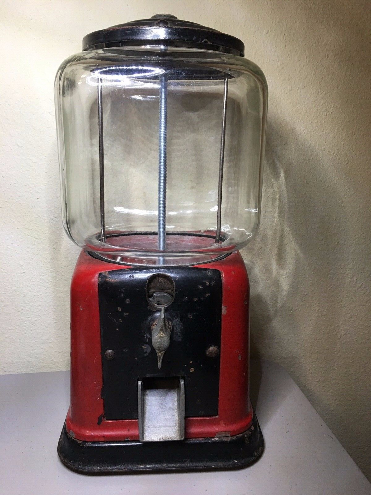 NICE Vintage RARE Rounded Square Glass 1cent Working Bubble Gum Machine No Key