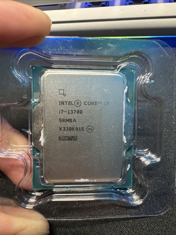 Intel Core I7-13700 Srmba 16 Cores Up To 5.2 Ghz Cpu