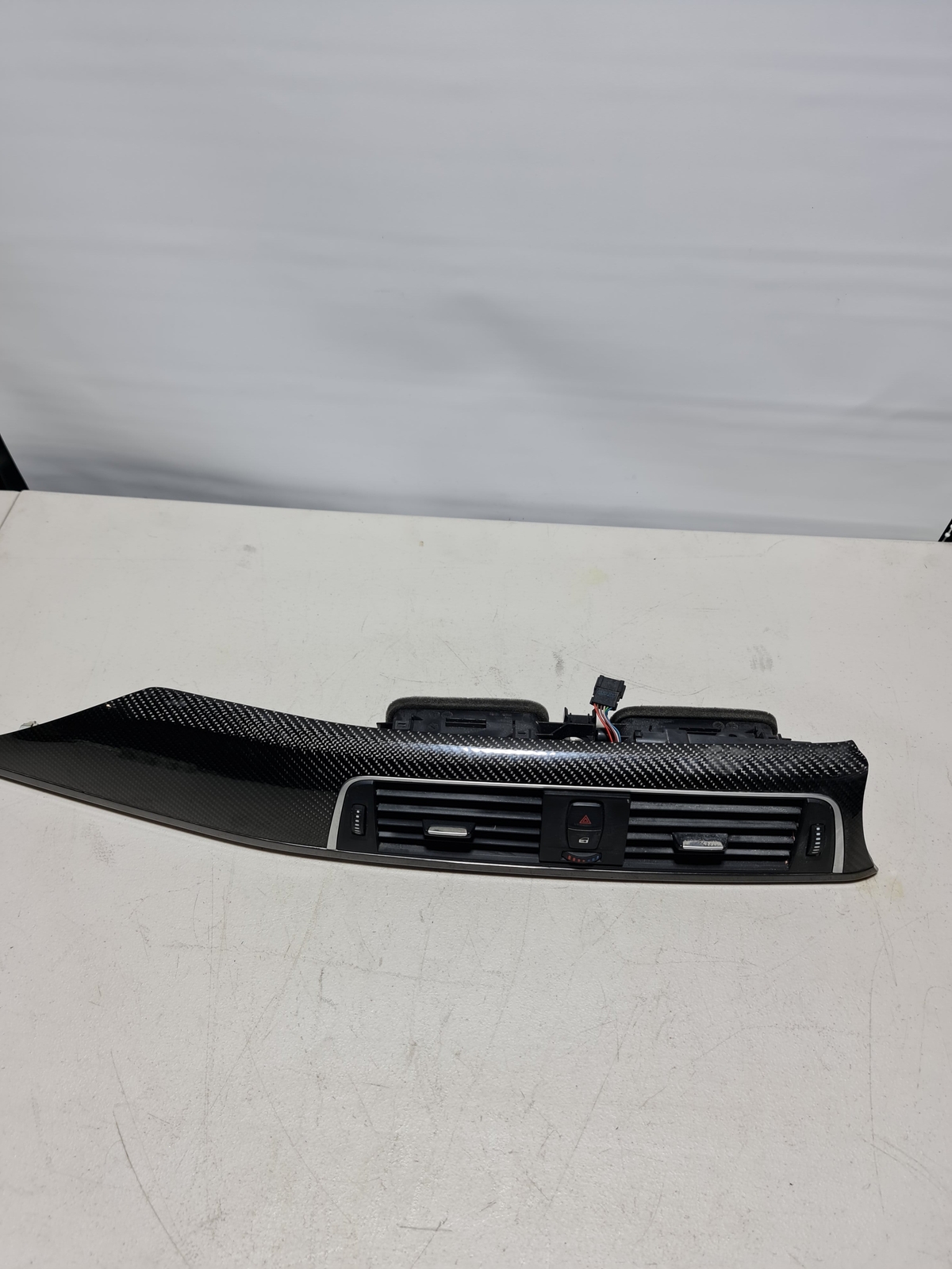 0 Bmw 2014-2020 64-22-9-347-436 64229347436 9347436 03 Fresh Air Grille Center image 3