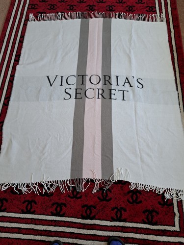 Victoria's Secret ヴィクトリアシークレット／大判ブランケット Victoria's Secret(ヴィクトリアズシークレット) ブランケット