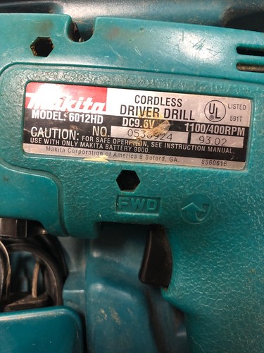 Makita 6012HD - 9.6V Cordless Drill Kit + Charger Plastic Case And 2 Batteries