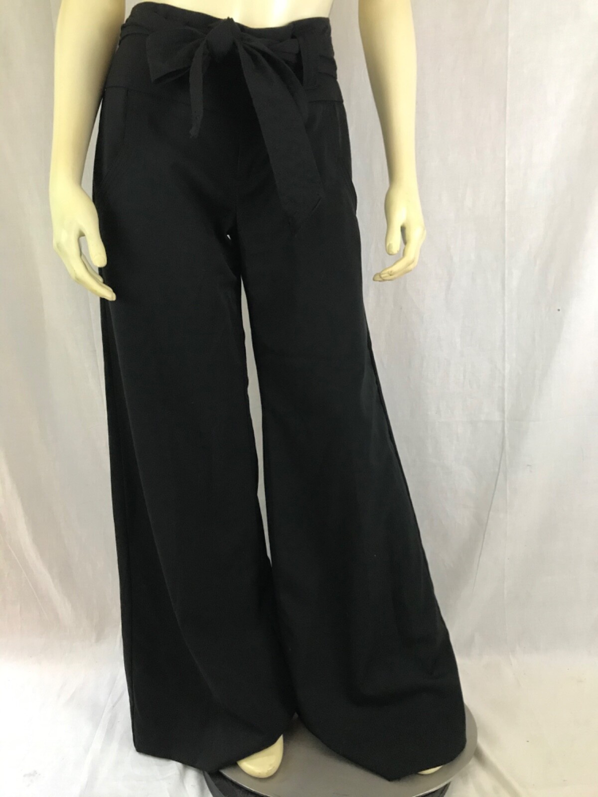 American Rag Pants 5 Jrs. Black Wide Leg Zip Pocket Front