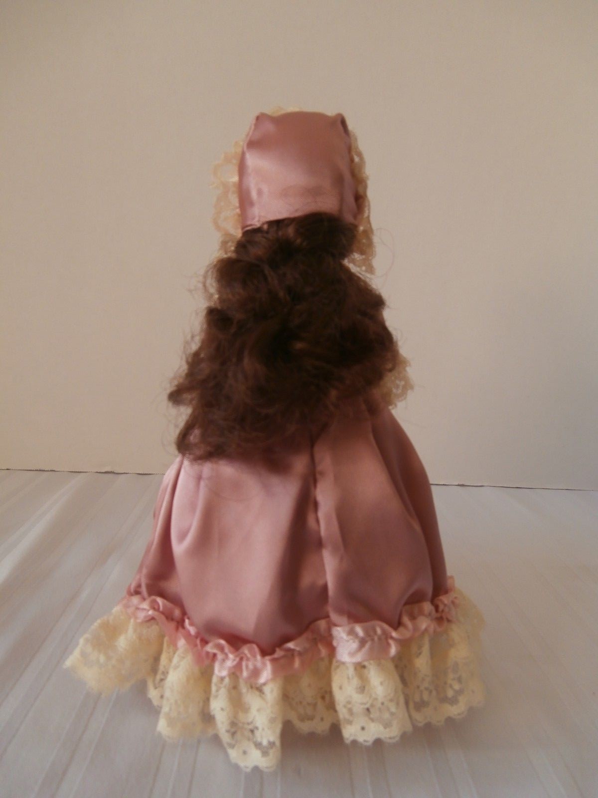 Vintage 1986 World Doll Crown Princess 1st Edition Style Palace Ball 8''Tall