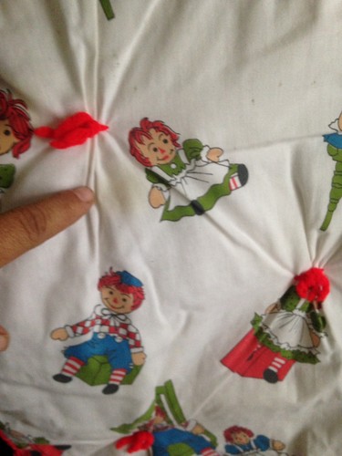 Vtg 60s Tossed Raggedy Ann Andy Crib Summer Quilt Red Rick Rack 52