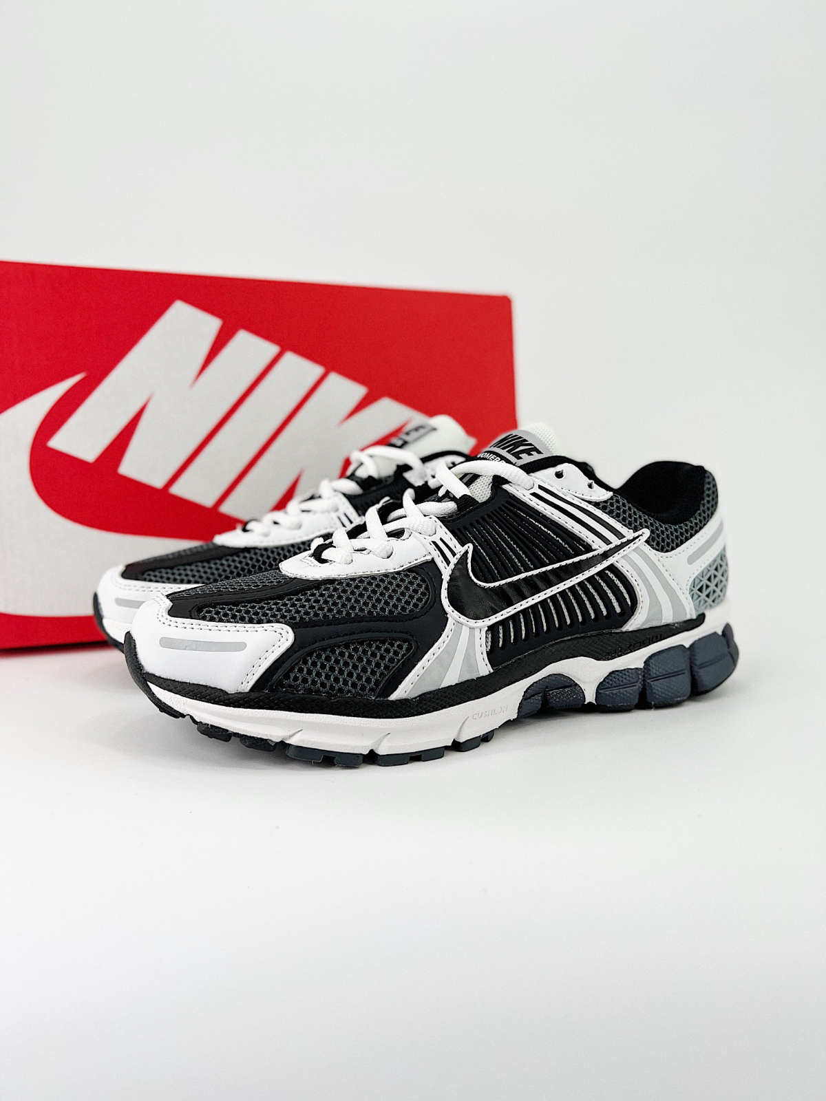 激安超特価 最大80%オフ  Nike Men's Zoom eBay | CI1694-001 White and Black 5 Vomero シューズ(男性用)