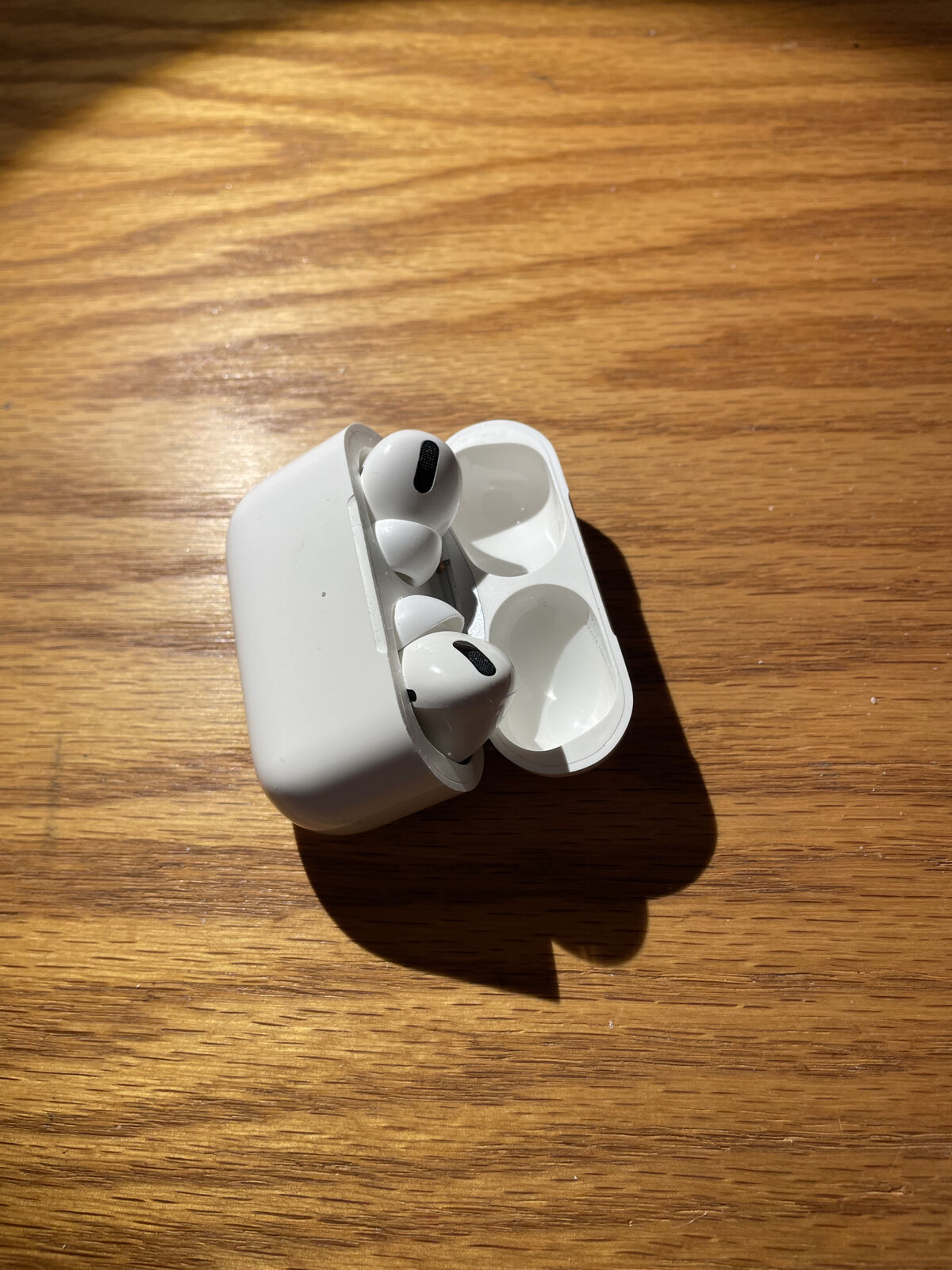 Apple Airpods Pro 1st Wireless Charging Case-Original Apple Airpods Pro 1st Wireless Charging Case-Original