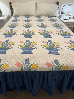 Vintage 1950 s Tulip Quilt Machine Quilted Full/Queen