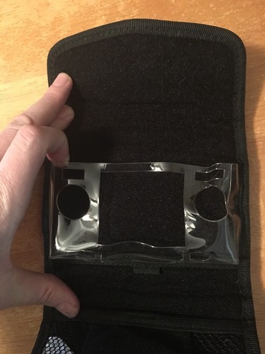 Nintendo DS Carrying Case..Very Good Shape..Works Great..Red and Black