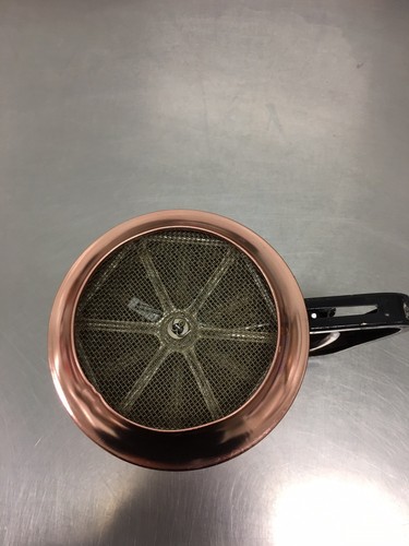 ALUMINUM FLOUR SIFTER COPPER BRIGHT BLACK SQUEEZE HANDLE MID-CENTURY