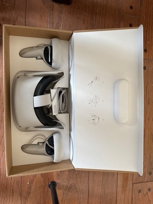 Oculus Quest 2 256GB Advanced All-in-one VR Headset   White (301-00351-01)