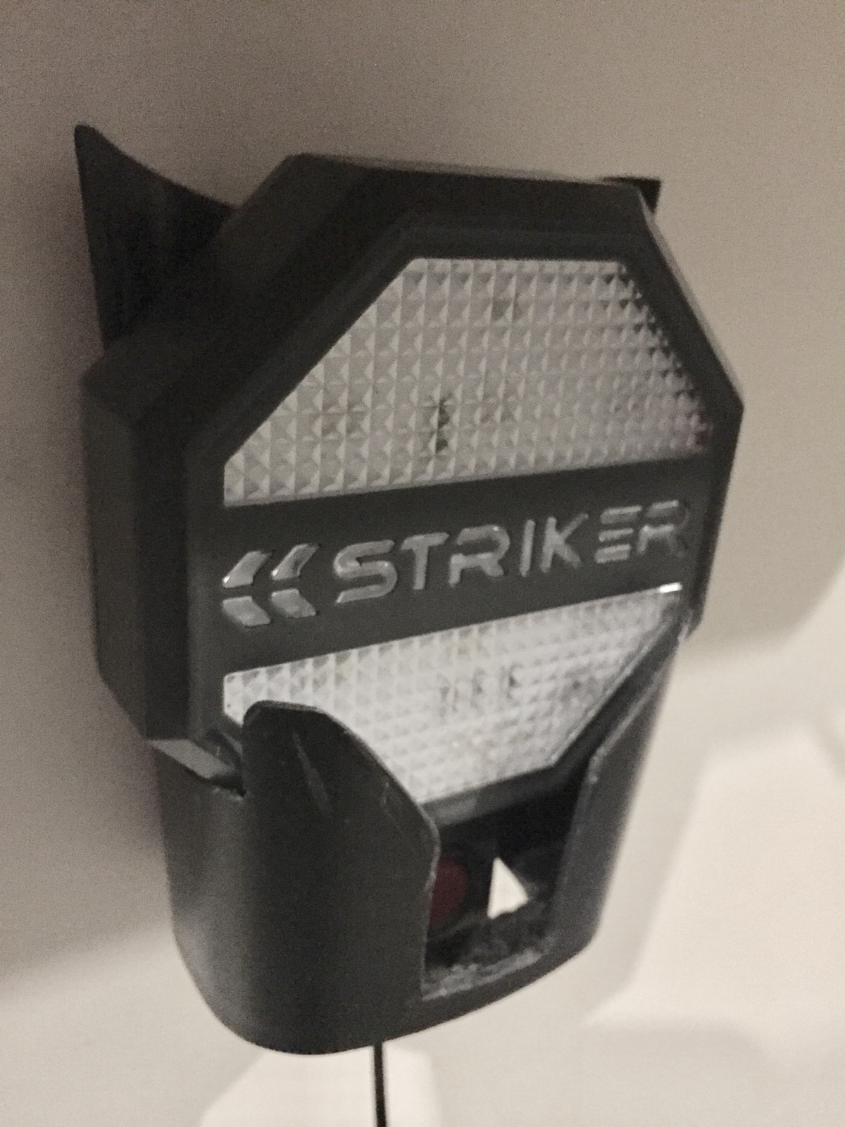 Striker Concepts Adjustable Garage Parking Sensor Aid US 00246 New