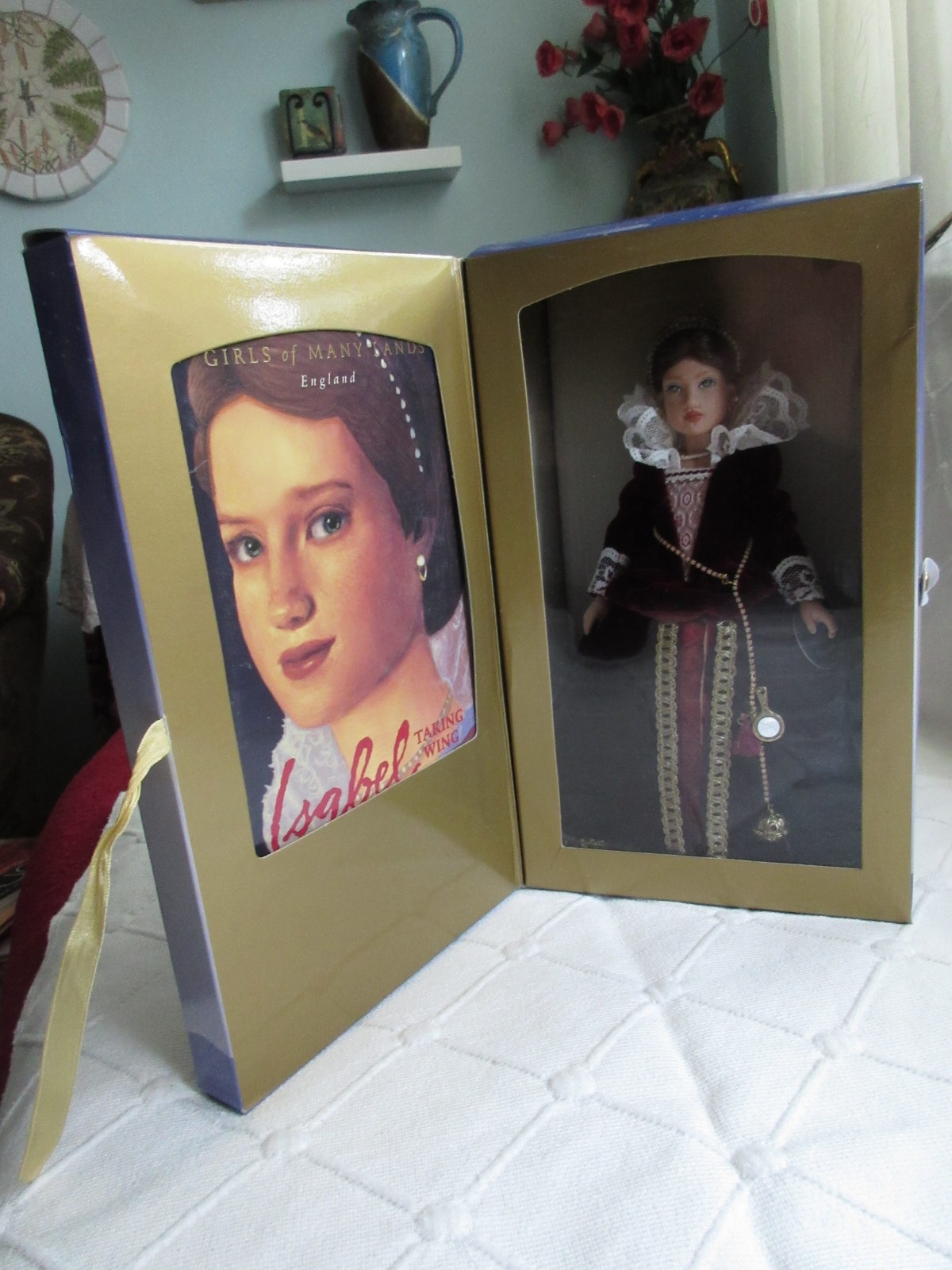 NEW! Isabel from England, Girls of Many Lands with book. Retired. American Girl