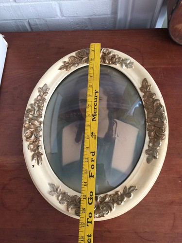 Antique Oval Gilt Ornate Victorian Picture ~ Painted Frame ~ Bubble Glass