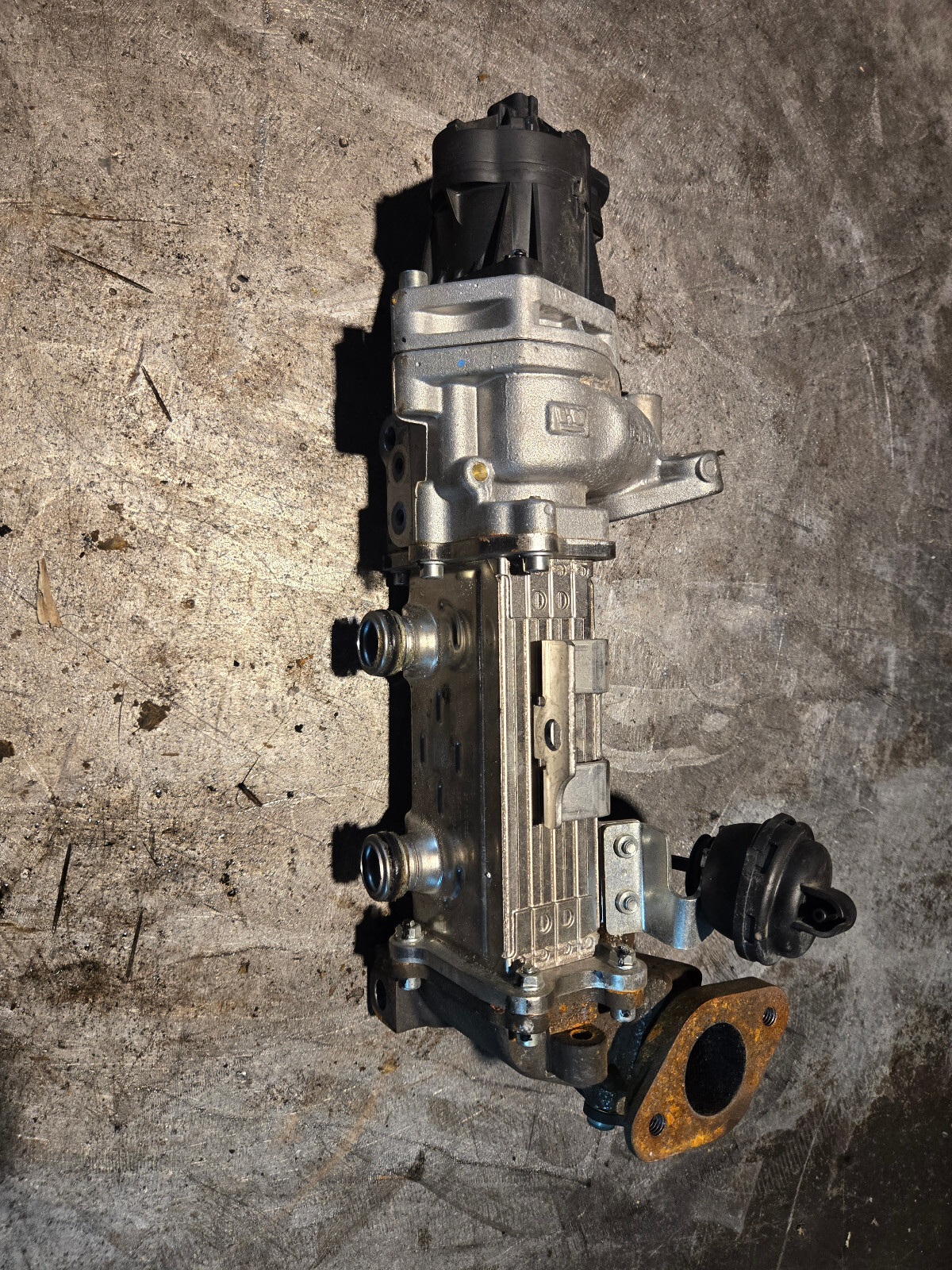 68445601AA 68211310AAA  3.0L ECODIESEL USED EGR COOLER - Picture 6 of 7
