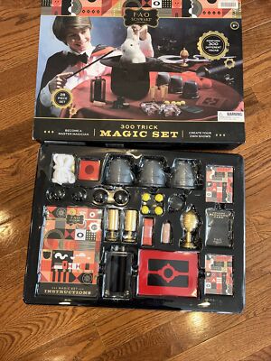 ***NEW OPENED BOX*** FAO Schwarz Ultimate Magic 28 pcs Set with 300 Tricks  