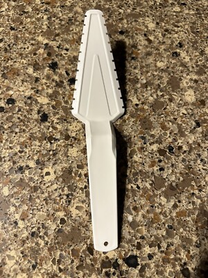 Vintage Tupperware Cut N Serve Ivory Serrated Pie Cake Server