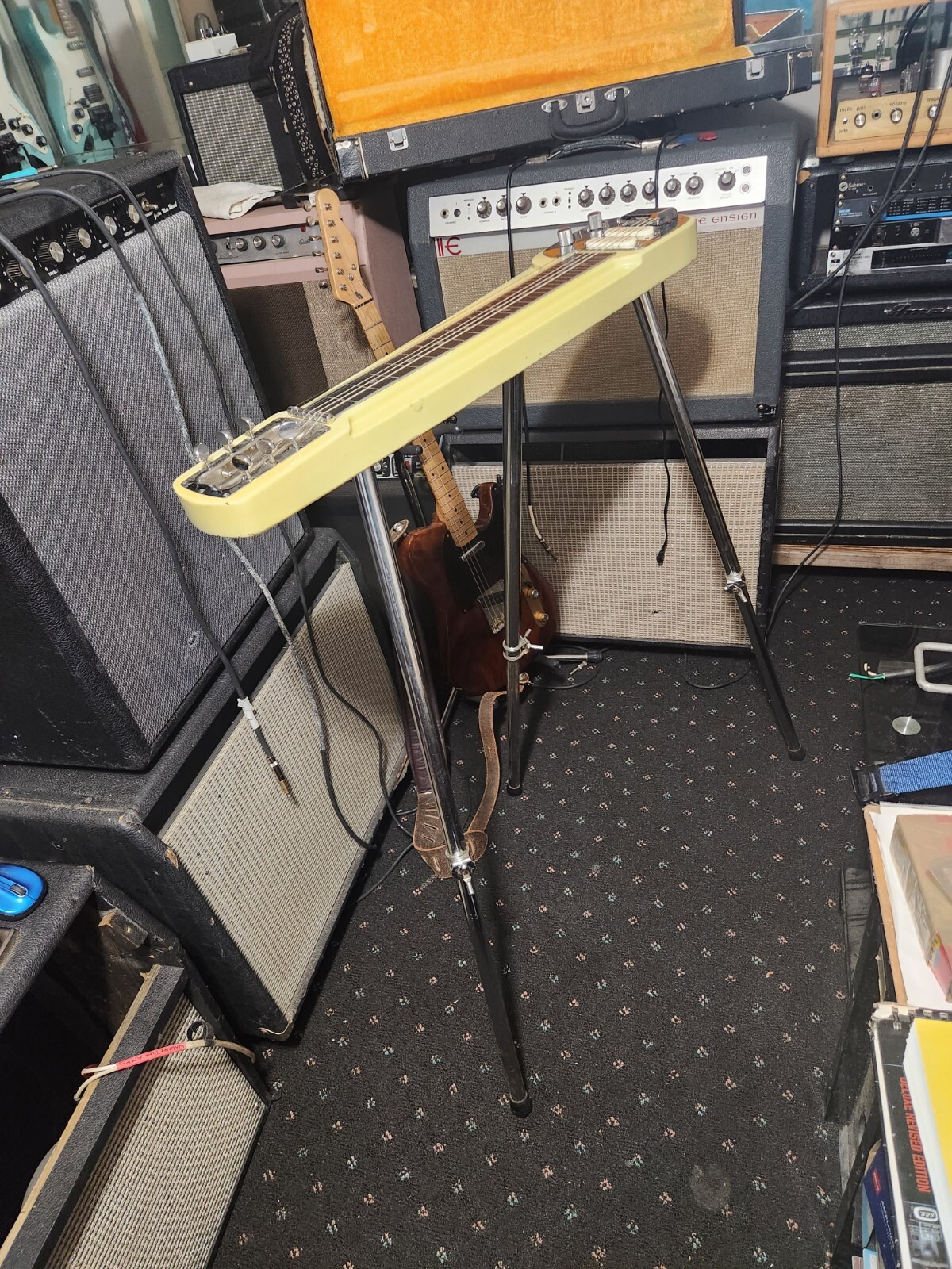 Electric Steel Guitar, Jedson Deluxe, adjustable legs 