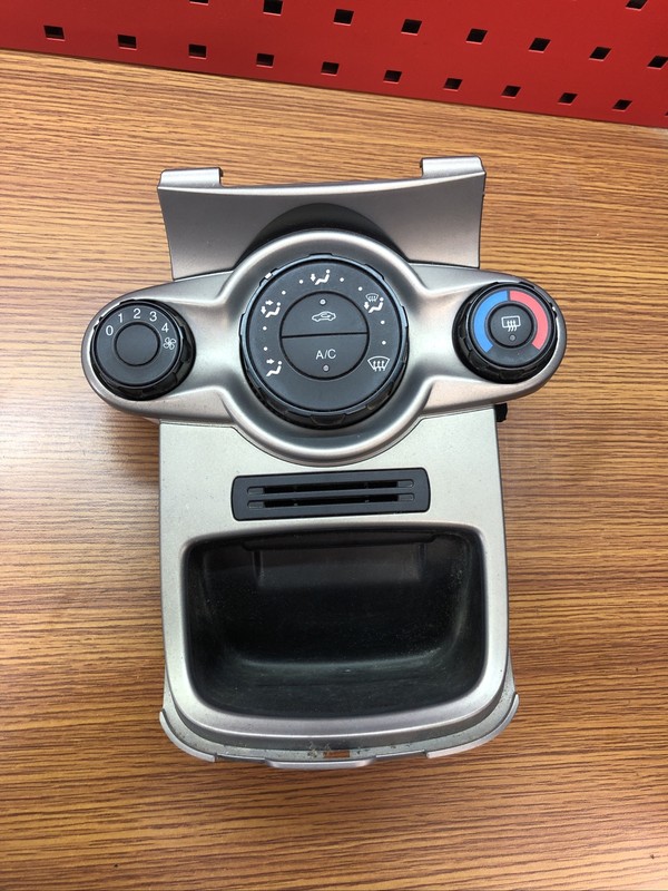 8a6119980ae Commande Climatisation Chauffage Ford Fiesta 6