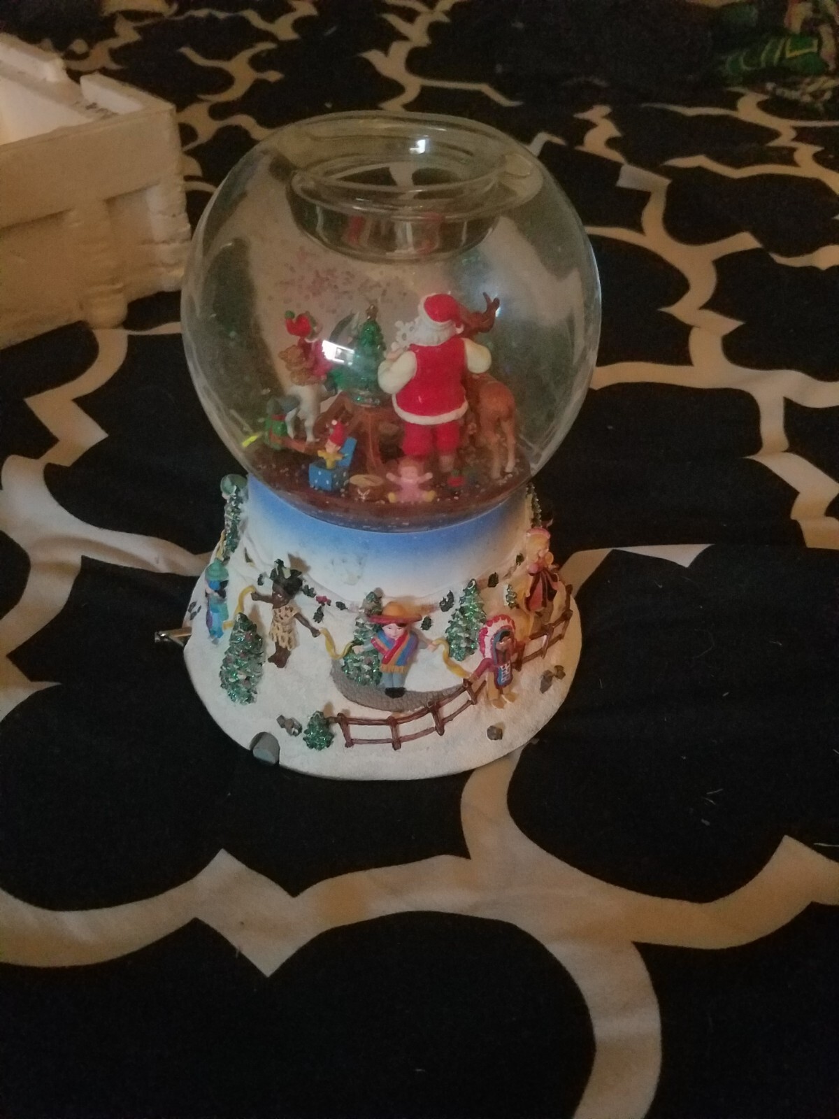 Partylite Christmas Morning Snow Globe Candle Holder Windup Music Winter Holiday