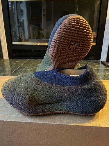 靴 adidas YEEZY Knit Runner \"Fade Indigo\" Adidas Yeezy Knit Runner Fade Indigo On Feet Review (HP3370) - YouTube