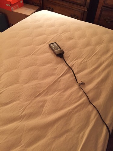 craftmatic adjustable bed twin size, good condition, electric with remote