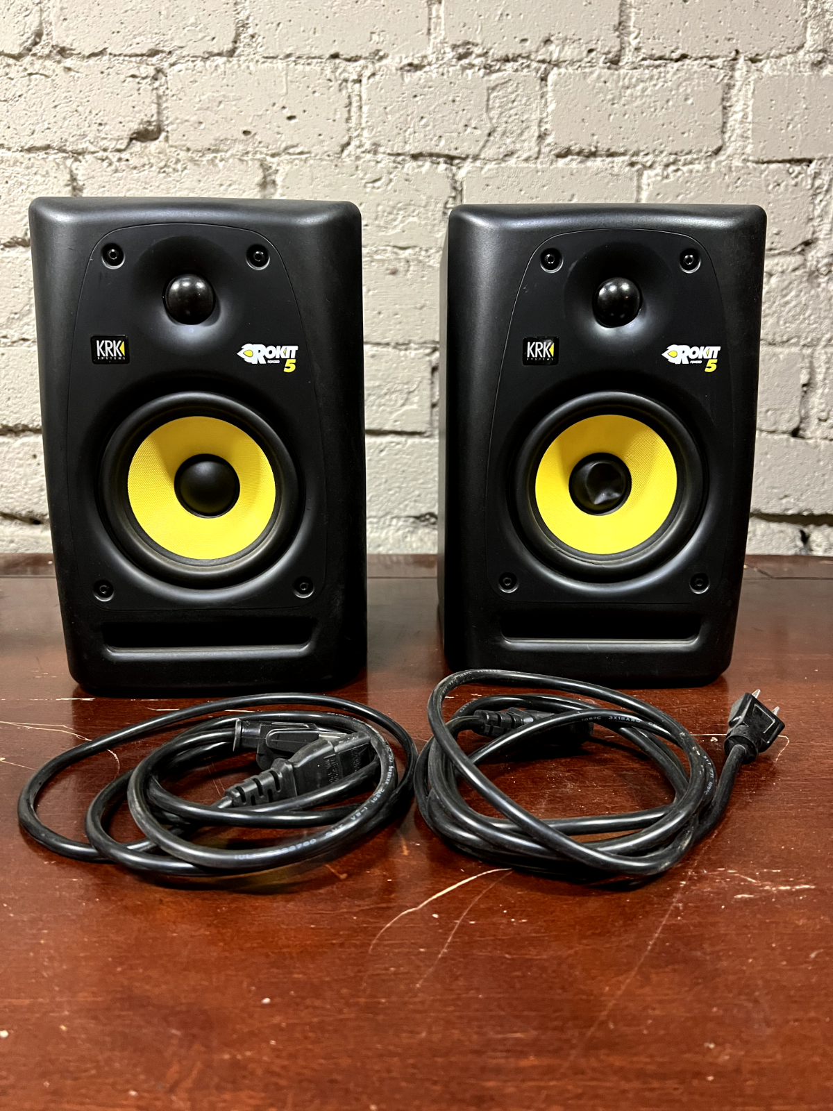 KRK Rokit 5 のRPG2です。 2本セット 最安値，安い 【2本セット/1本ノイズあり】KRK RPG2 ROKIT 5 パワード