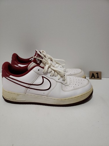 John Pye Auctions - NIKE AIR FORCE 1 '07 LV8 J22 TRAINERS IN WHITE