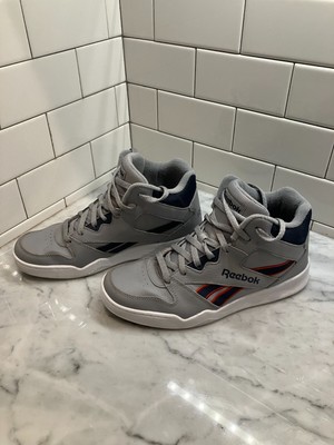 reebok mens high top shoes 8.5. very good condition pre owned