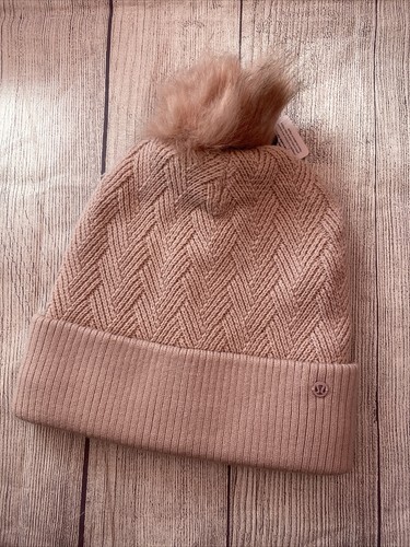 NWT Lululemon Sherpa Weave Pom Beanie Toque O/S POIK Pink | eBay