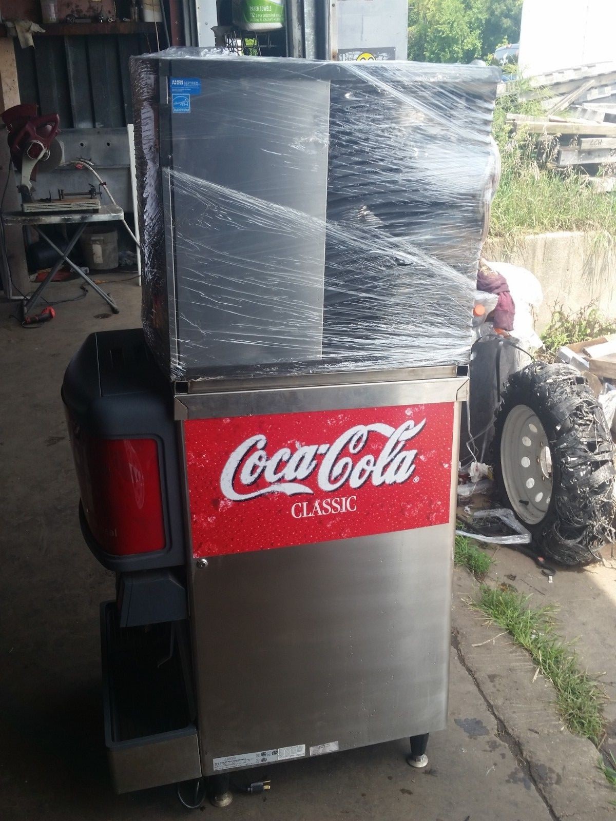 COMMERCIAL 6 HEAD SODA DISPENSER WITH ICE MACHINE