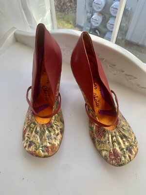 Irregular Choice Gold Lame Mary Jane Stretch Strap Floral Kitschy Sz US 9 EUC
