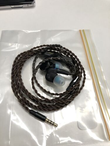 AKG N5005 Reference Class 5-driver Configuration In-Ear AKG N5005 Reference Class 5-driver Configuration In-Ear