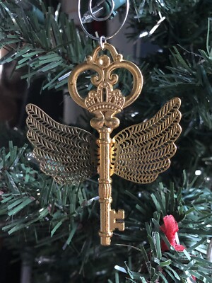 Harry Potter Hogwarts Winged Flying Key Ornament Antique Gold G2 Christmas Tree